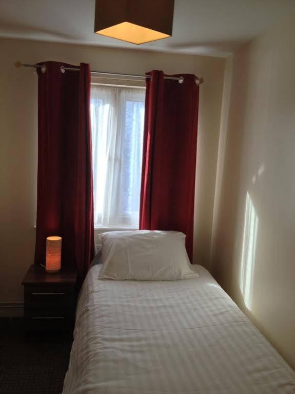 Oyo Arinza Apartments, 3* Liverpool