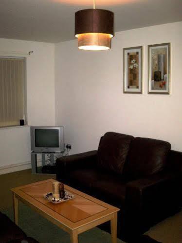 Hotel Oyo Arinza Apartments,