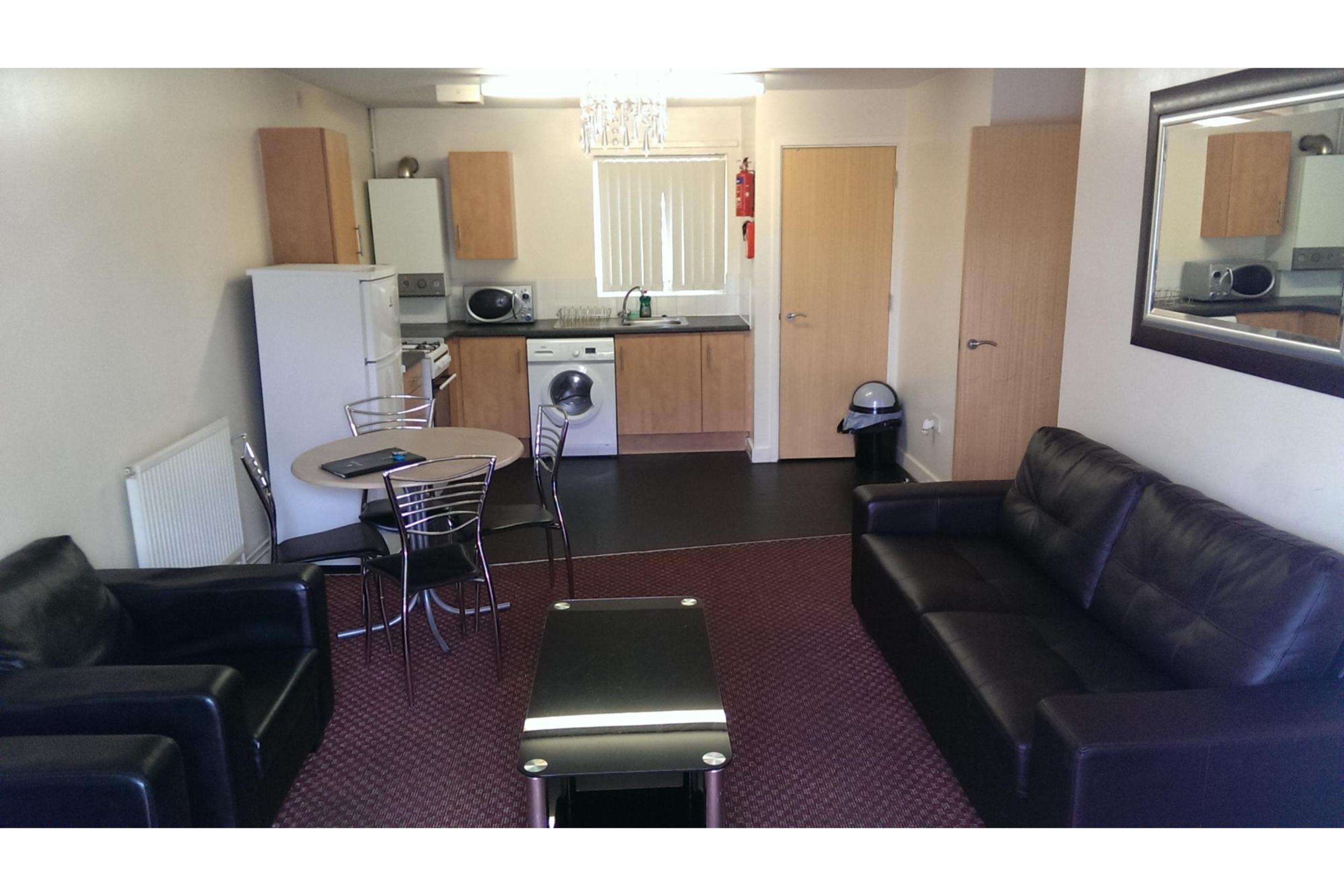 Oyo Arinza Apartments, Liverpool